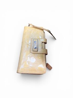 Kenneth Cole Patent Leather Wallet in Light Tan